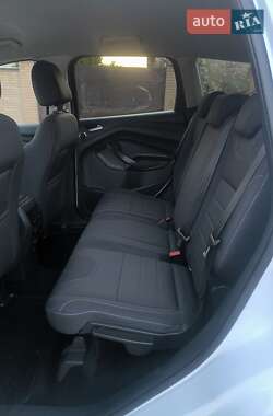 Внедорожник / Кроссовер Ford Kuga 2013 в 