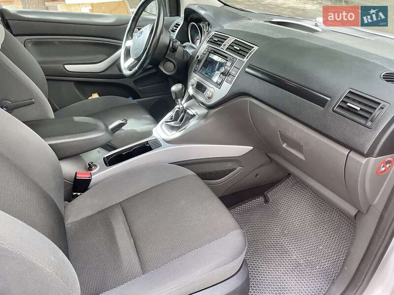 Внедорожник / Кроссовер Ford Kuga 2011 в Ровно