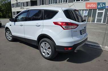 Внедорожник / Кроссовер Ford Kuga 2015 в 