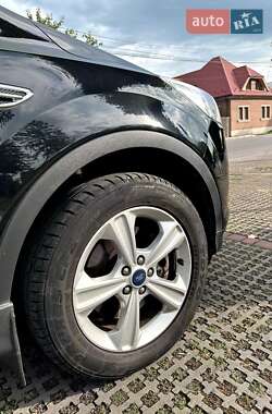 Внедорожник / Кроссовер Ford Kuga 2014 в 