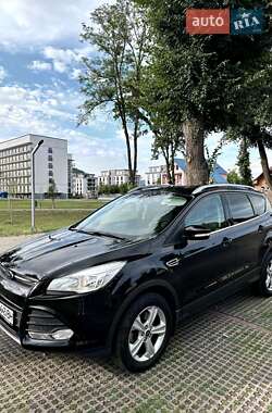 Внедорожник / Кроссовер Ford Kuga 2014 в 