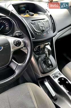 Внедорожник / Кроссовер Ford Kuga 2014 в 