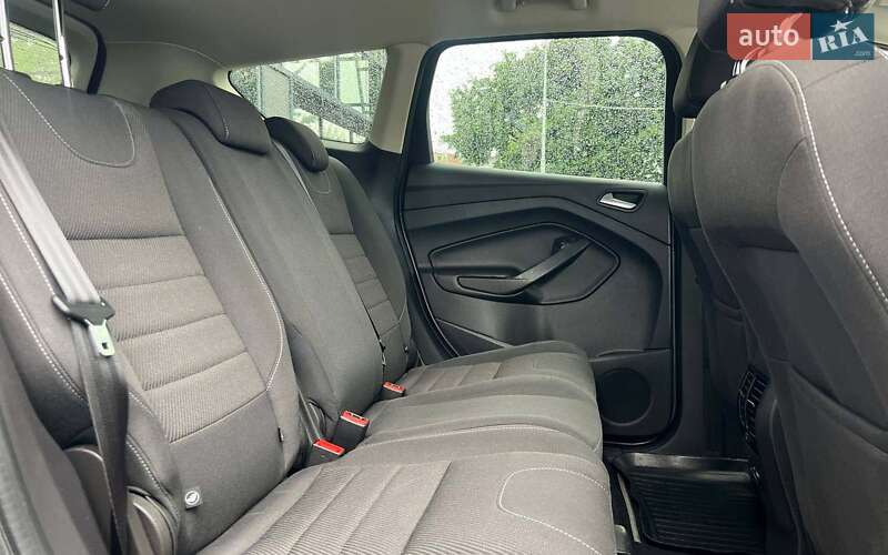 Внедорожник / Кроссовер Ford Kuga 2013 в Ивано-Франковске