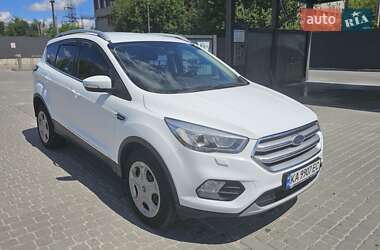 Внедорожник / Кроссовер Ford Kuga 2019 в 