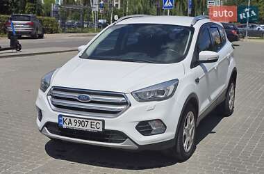 Внедорожник / Кроссовер Ford Kuga 2019 в 