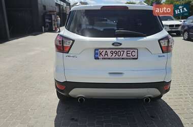 Внедорожник / Кроссовер Ford Kuga 2019 в 