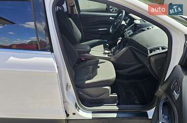 Внедорожник / Кроссовер Ford Kuga 2019 в 