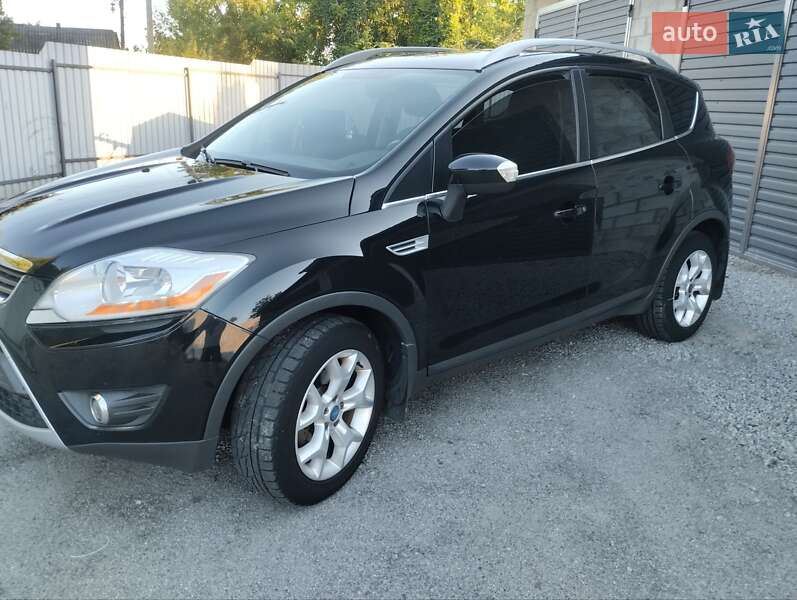 Внедорожник / Кроссовер Ford Kuga 2012 в Зенькове