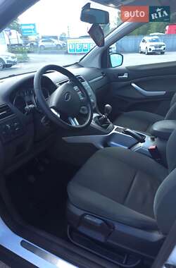 Внедорожник / Кроссовер Ford Kuga 2011 в 