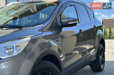 Внедорожник / Кроссовер Ford Kuga 2013 в 