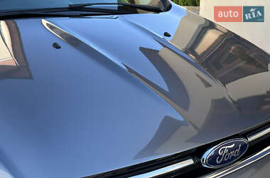 Внедорожник / Кроссовер Ford Kuga 2013 в 