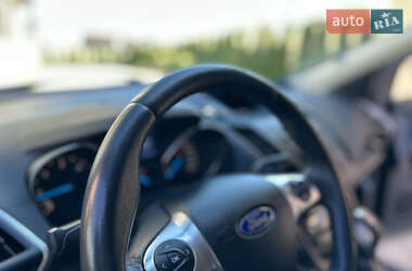 Внедорожник / Кроссовер Ford Kuga 2013 в 