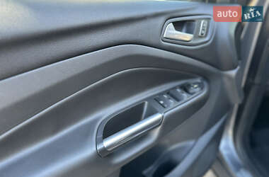 Внедорожник / Кроссовер Ford Kuga 2013 в 