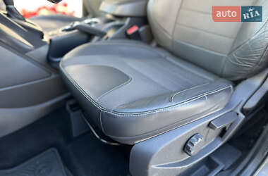 Внедорожник / Кроссовер Ford Kuga 2013 в 