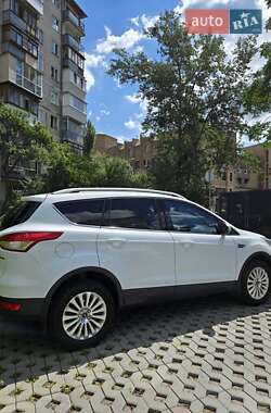 Внедорожник / Кроссовер Ford Kuga 2013 в 