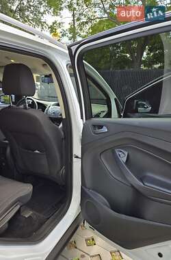 Внедорожник / Кроссовер Ford Kuga 2013 в 