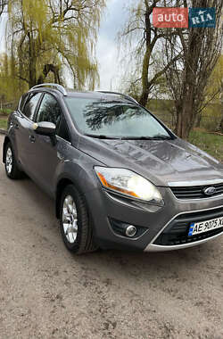 Внедорожник / Кроссовер Ford Kuga 2011 в 