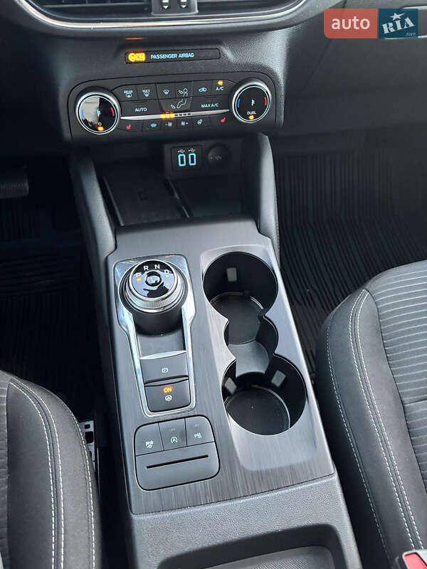 Внедорожник / Кроссовер Ford Kuga 2023 в Николаеве