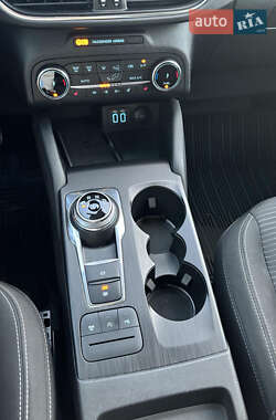 Внедорожник / Кроссовер Ford Kuga 2023 в 