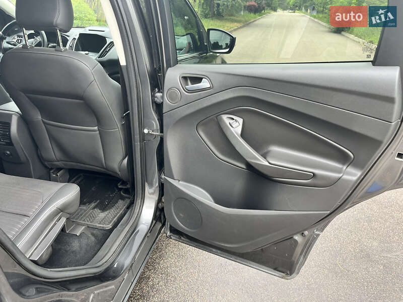 Позашляховик / Кросовер Ford Kuga 2019 в Києві