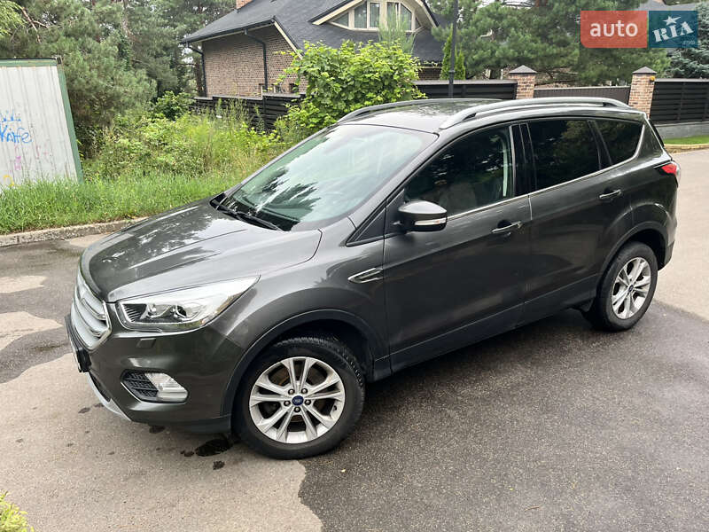 Позашляховик / Кросовер Ford Kuga 2019 в Києві