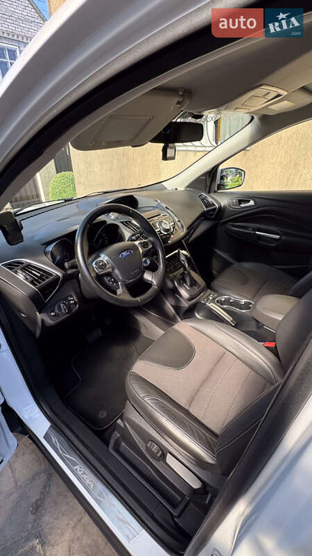 Внедорожник / Кроссовер Ford Kuga 2013 в Каменском