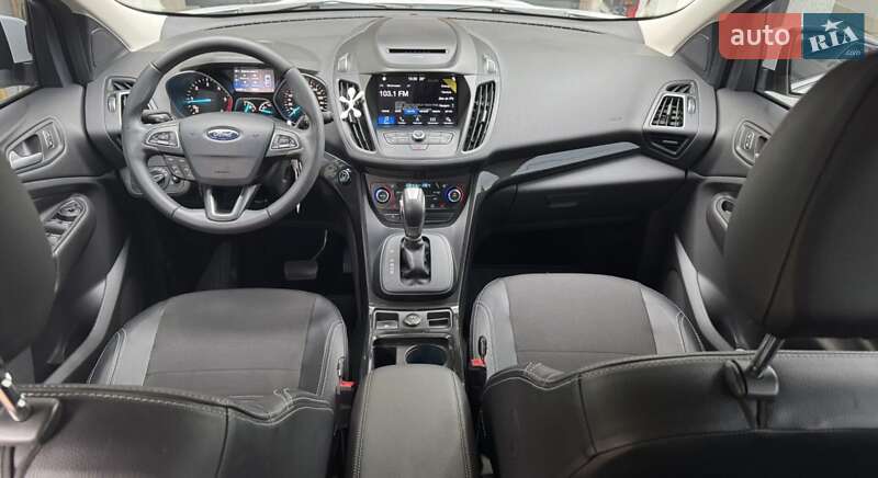 Позашляховик / Кросовер Ford Kuga 2019 в Києві