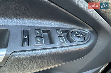 Внедорожник / Кроссовер Ford Kuga 2017 в 
