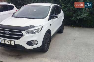 Внедорожник / Кроссовер Ford Kuga 2017 в Киеве