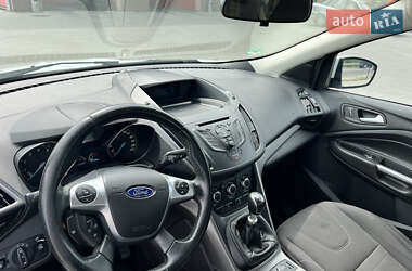 Внедорожник / Кроссовер Ford Kuga 2016 в 