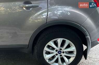 Внедорожник / Кроссовер Ford Kuga 2011 в 