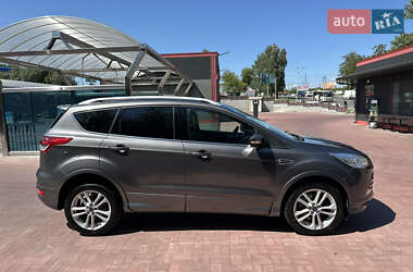 Внедорожник / Кроссовер Ford Kuga 2014 в 