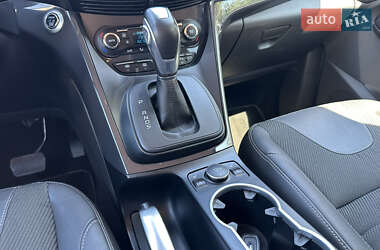 Внедорожник / Кроссовер Ford Kuga 2014 в 