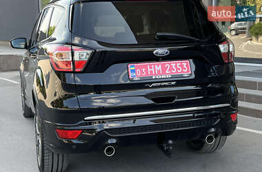 Внедорожник / Кроссовер Ford Kuga 2017 в 