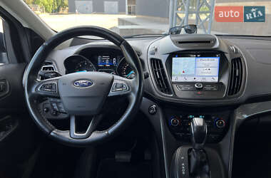Внедорожник / Кроссовер Ford Kuga 2017 в 