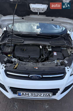 Внедорожник / Кроссовер Ford Kuga 2016 в 