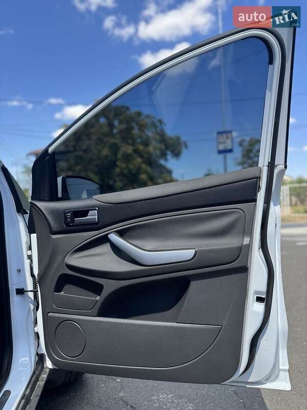 Внедорожник / Кроссовер Ford Kuga 2011 в Одессе фото 10 Внедорожник / Кроссовер Ford Kuga 2011 в Одессе