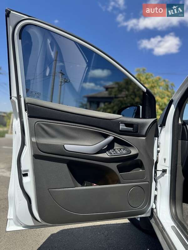 Внедорожник / Кроссовер Ford Kuga 2011 в Одессе фото 12 Внедорожник / Кроссовер Ford Kuga 2011 в Одессе