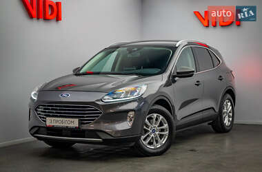 Позашляховик / Кросовер Ford Kuga 2020 в Києві