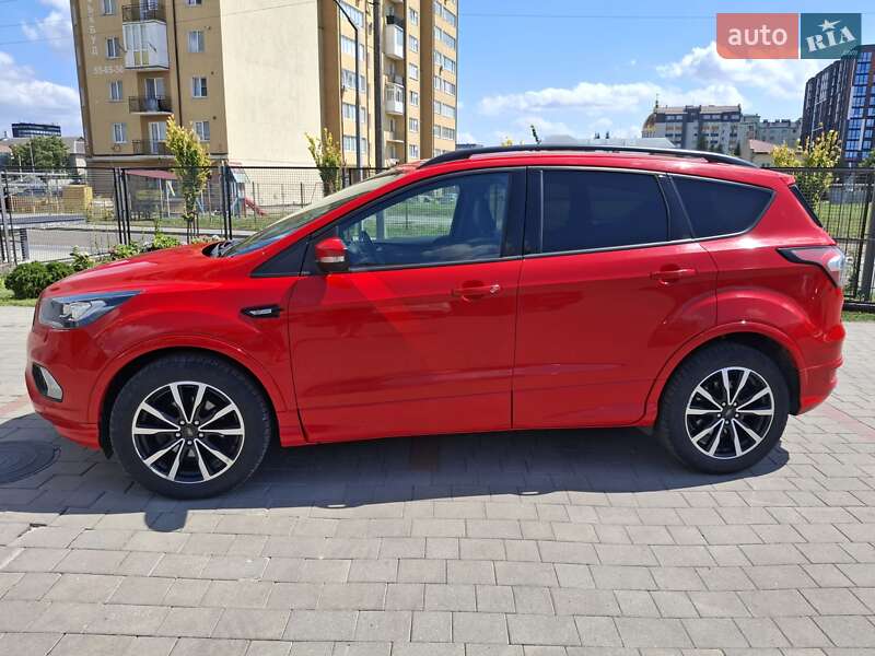 Позашляховик / Кросовер Ford Kuga 2018 в Івано-Франківську