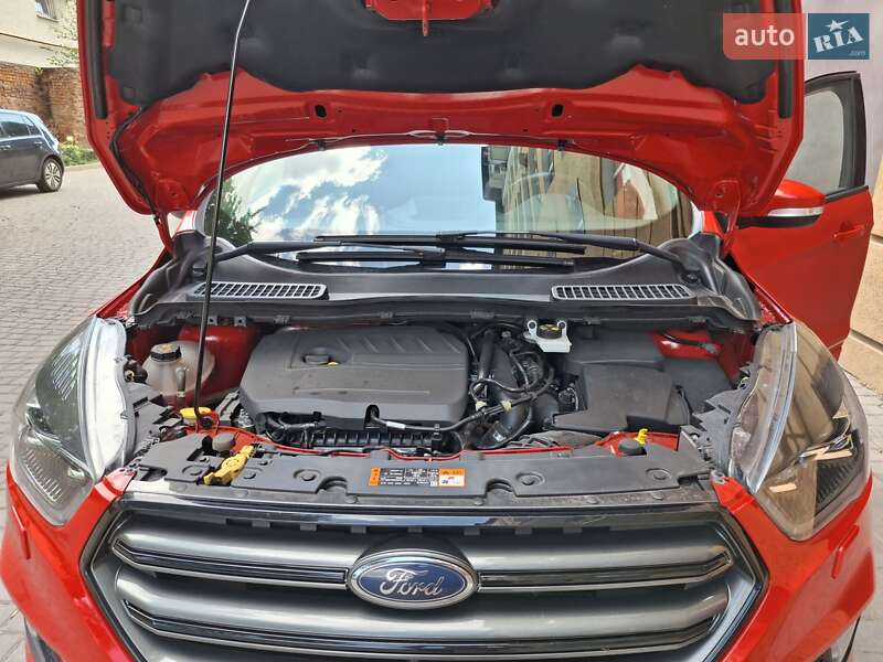 Позашляховик / Кросовер Ford Kuga 2018 в Івано-Франківську