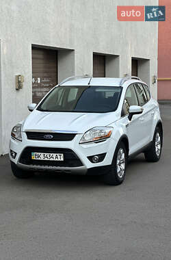 Внедорожник / Кроссовер Ford Kuga 2010 в 