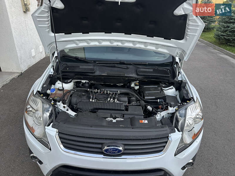 Внедорожник / Кроссовер Ford Kuga 2010 в Ровно