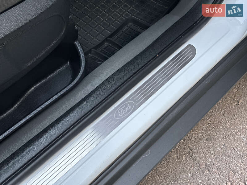 Внедорожник / Кроссовер Ford Kuga 2010 в Ровно
