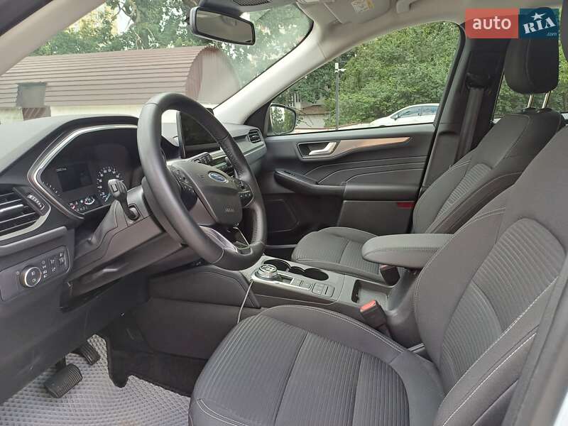 Внедорожник / Кроссовер Ford Kuga 2023 в Киеве