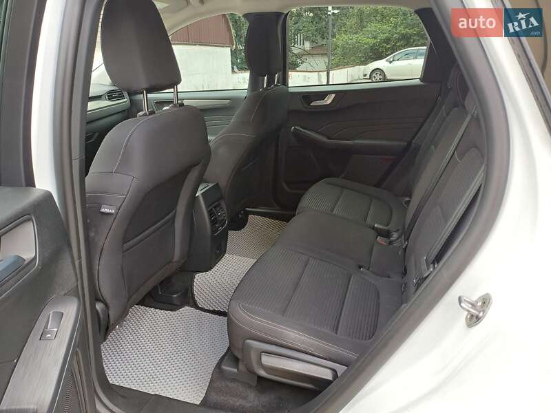 Внедорожник / Кроссовер Ford Kuga 2023 в Киеве