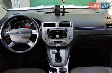 Внедорожник / Кроссовер Ford Kuga 2012 в 