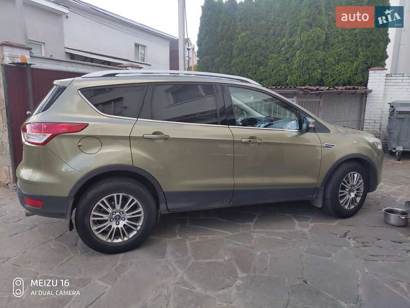 Позашляховик / Кросовер Ford Kuga 2013 в Києві