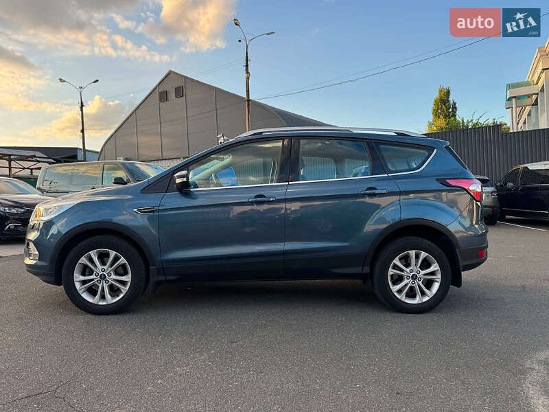 Внедорожник / Кроссовер Ford Kuga 2019 в Киеве