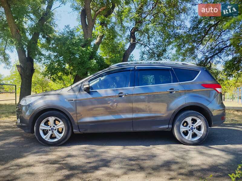 Внедорожник / Кроссовер Ford Kuga 2015 в Вознесенске